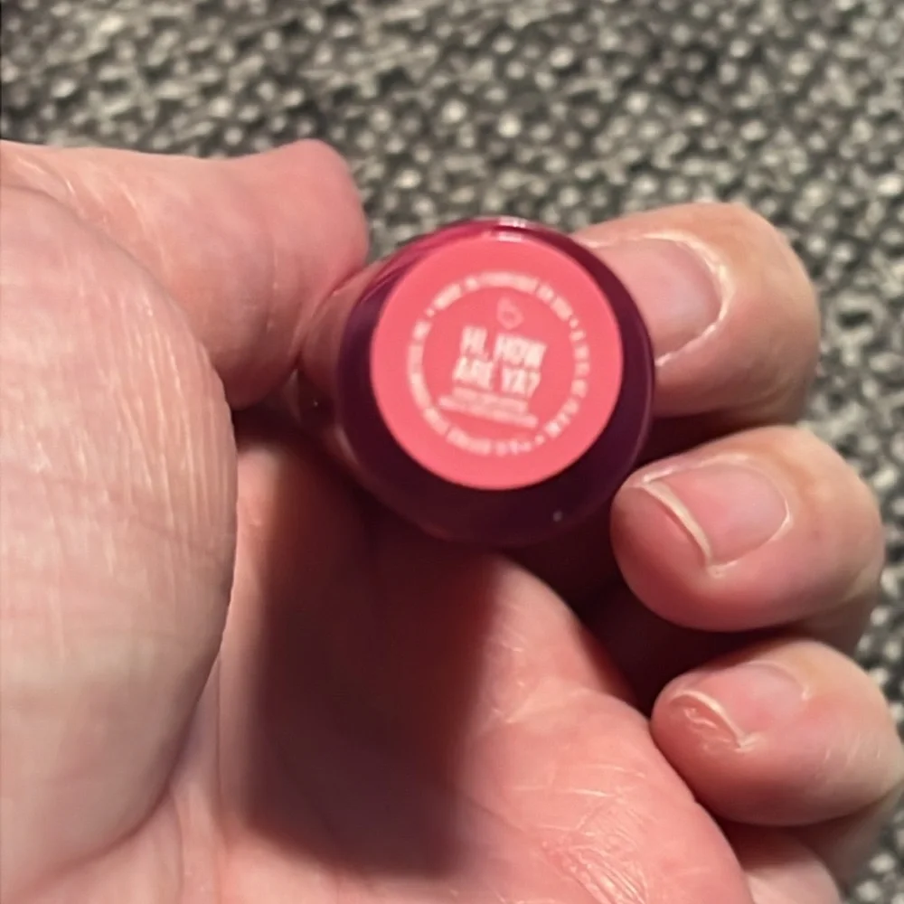 NWT Jeffree Star VELOUR LIQUID LIPSTICK- Hi How Are Ya?